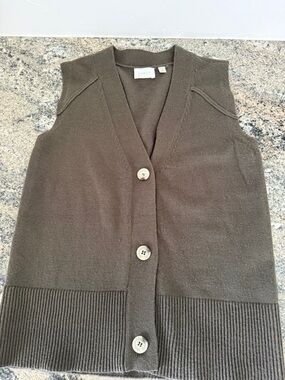 Cyrus Olive Sleeveless Button-Front Knit Vest,XS, EUC